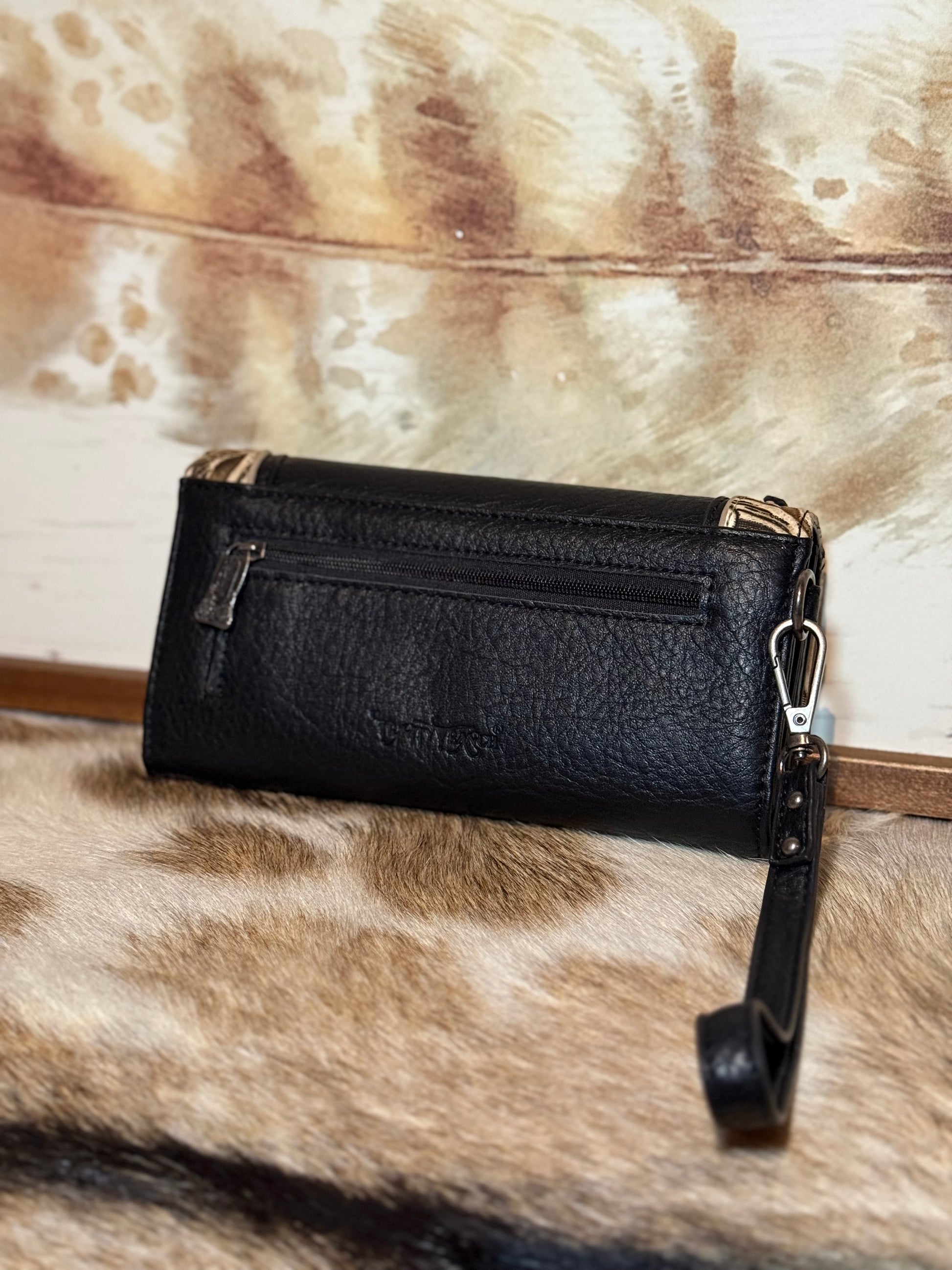Dallas Tooled Concho Wallet / BLACK