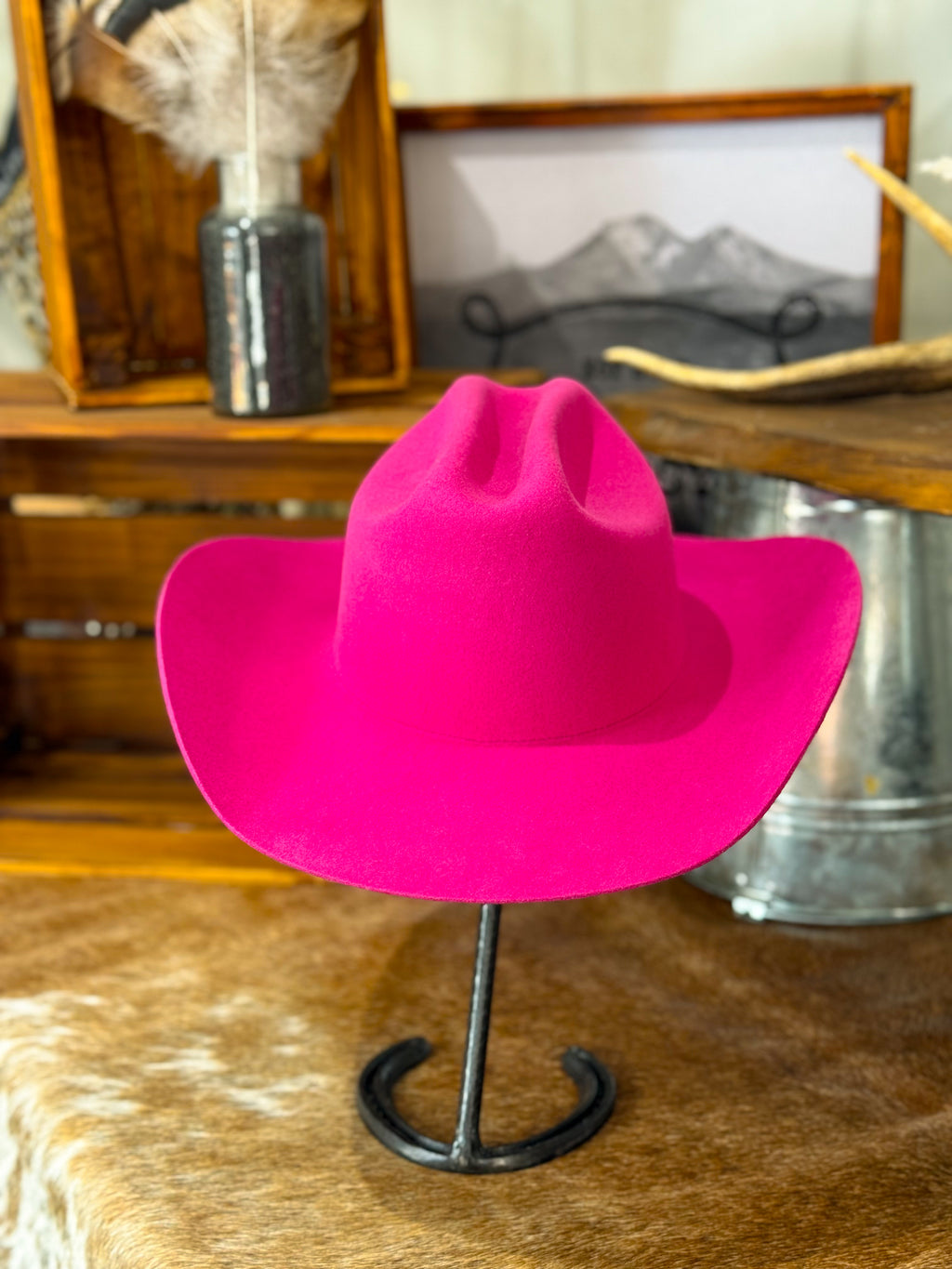 Wilde Traveller Cowboy Hat / HOT PINK