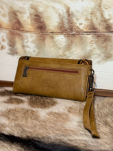 Load image into Gallery viewer, Dallas Tooled Concho Wallet / LIGHT BROWN
