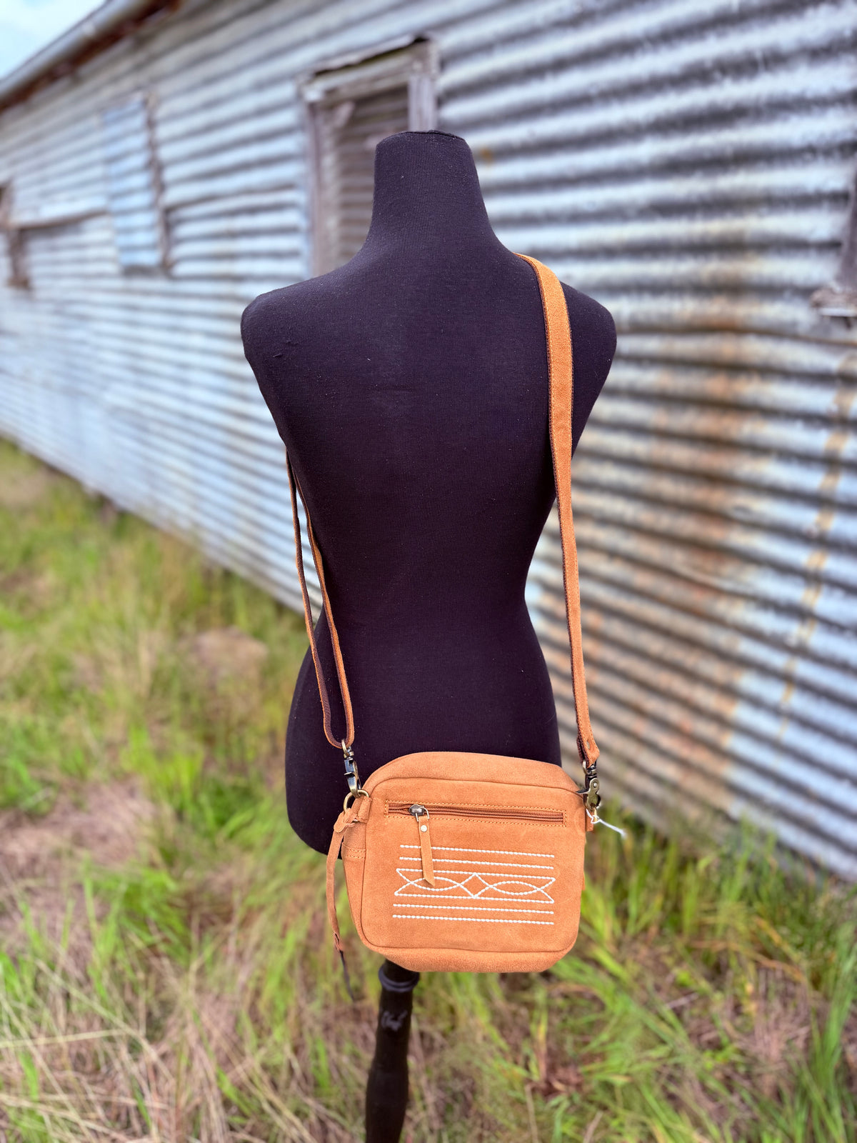 Waylon Suede Boot Stitch Bag / TAN