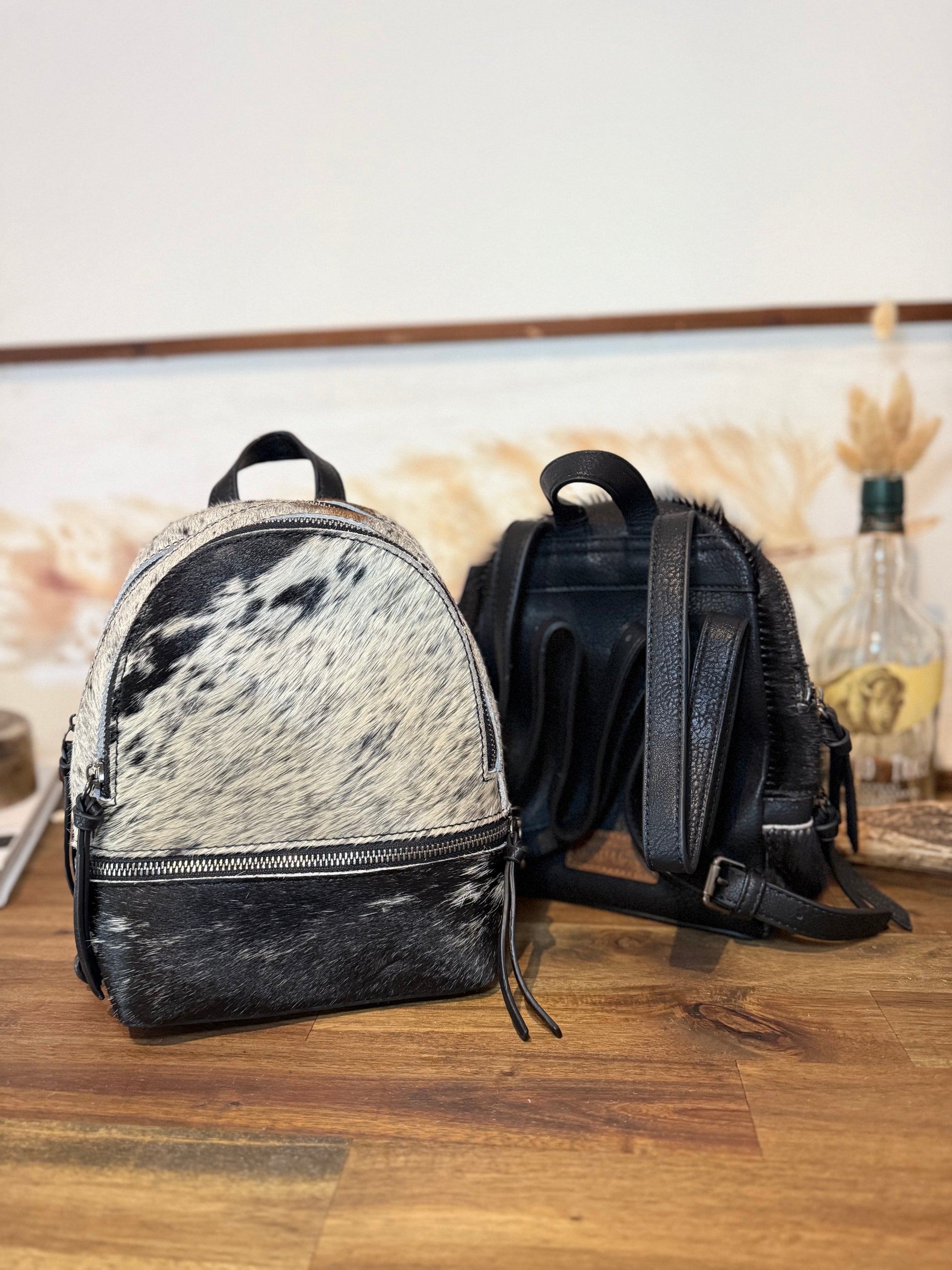 Trinity Ranch Mini Cowhide Back Pack / BLACK #1