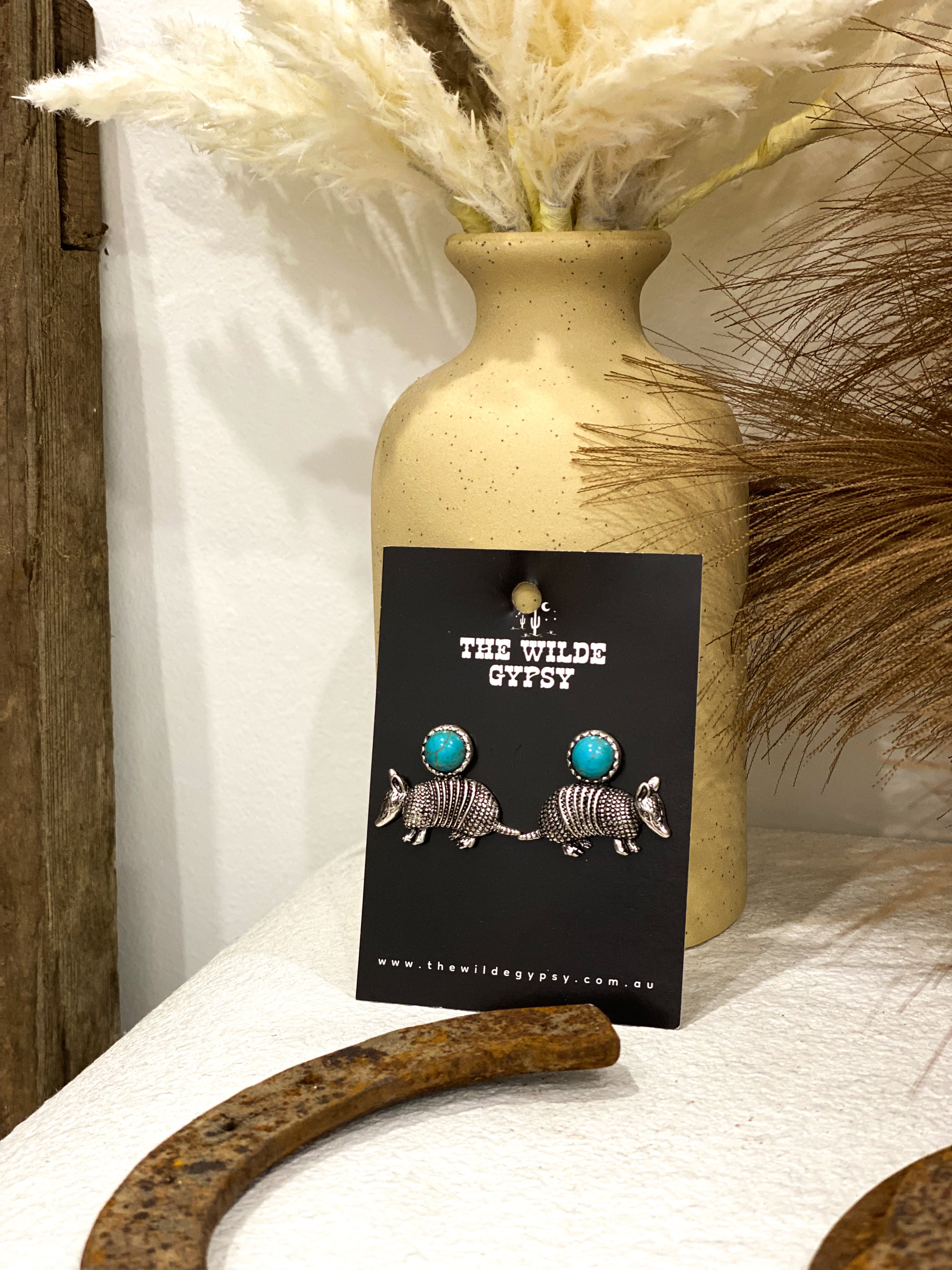 Armadillo Studs