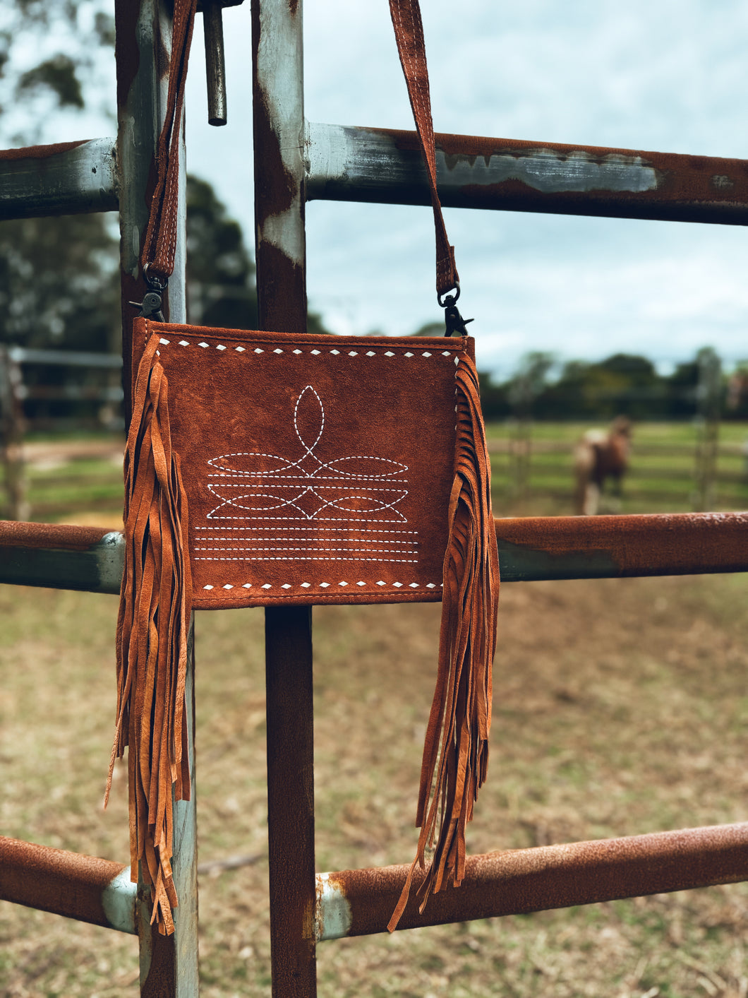 Amarillo Boot Stitch Bag / CAMEL