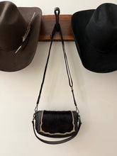 Load image into Gallery viewer, Hide Shoulder Bag / BLACK
