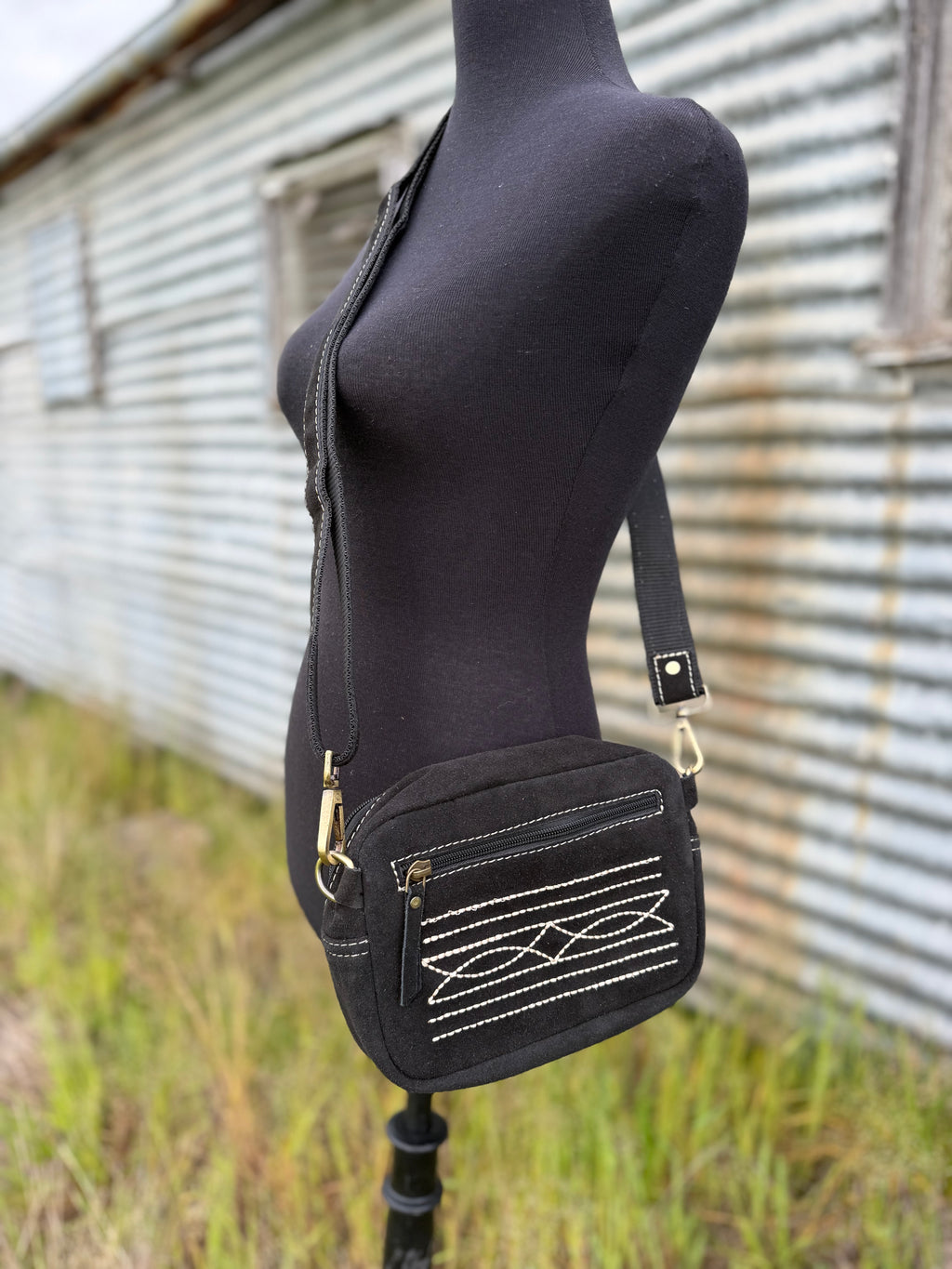 Waylon Suede Boot Stitch Bag / BLACK