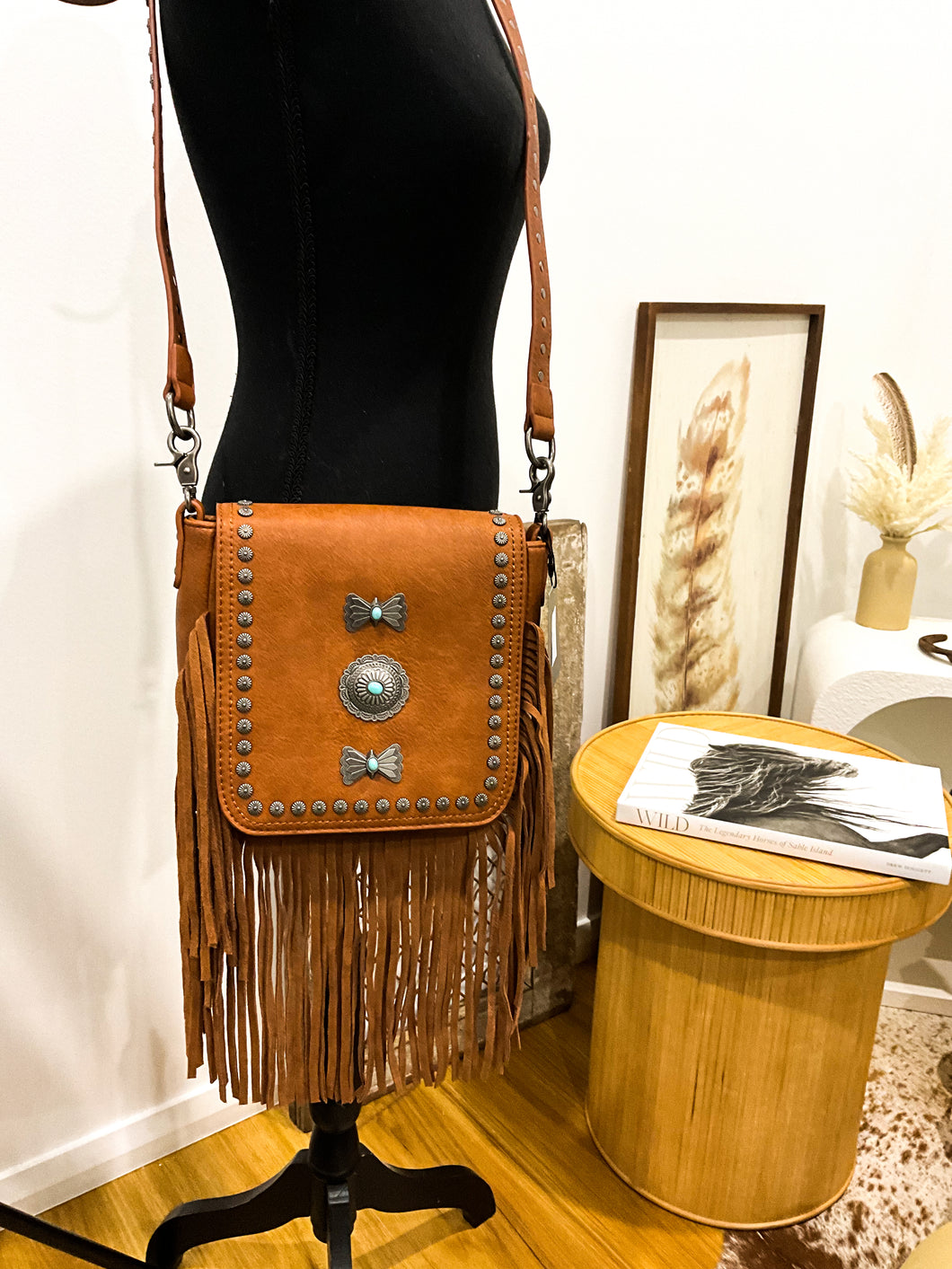 Montana West Fringe Mariposa Concho Collection Crossbody / BROWN