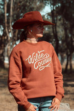 Load image into Gallery viewer, Wilde Country Lasso Crewneck / CLAY
