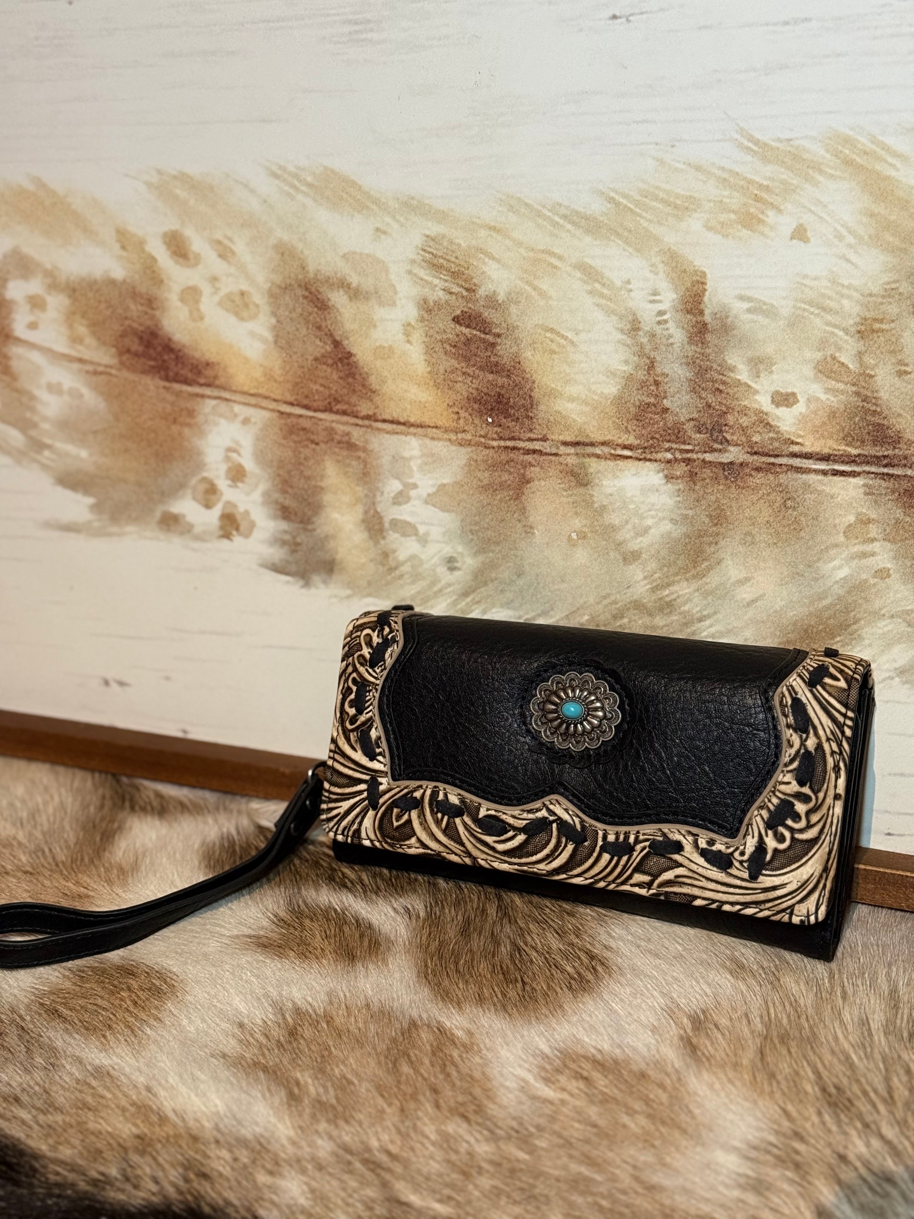 Dallas Tooled Concho Wallet / BLACK