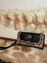 Load image into Gallery viewer, Dallas Tooled Concho Wallet / BLACK
