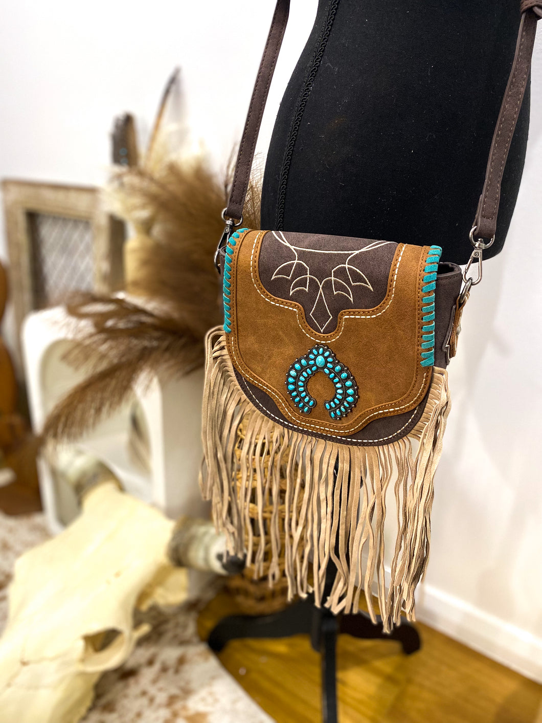 Montana West Concho Fringe Collection Saddle Bag/Crossbody / COFFEE