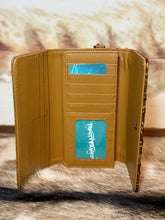 Load image into Gallery viewer, Dallas Tooled Concho Wallet / LIGHT BROWN
