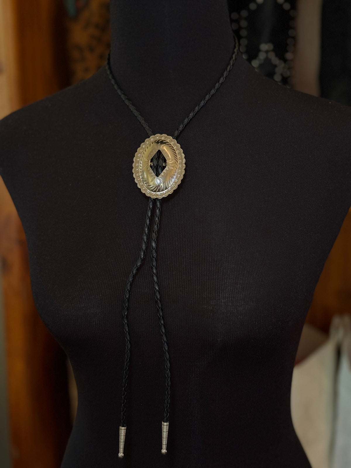 Concho Bolo Tie / SILVER