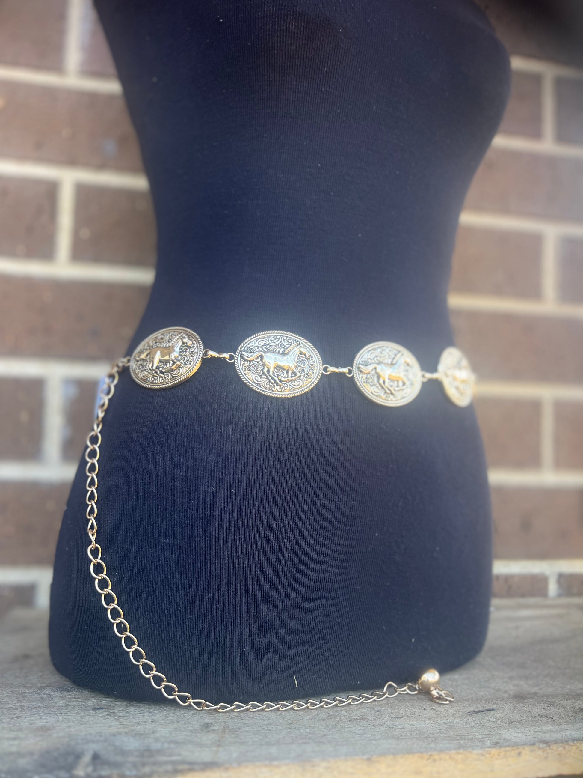 Mustang Concho Belt / GOLD