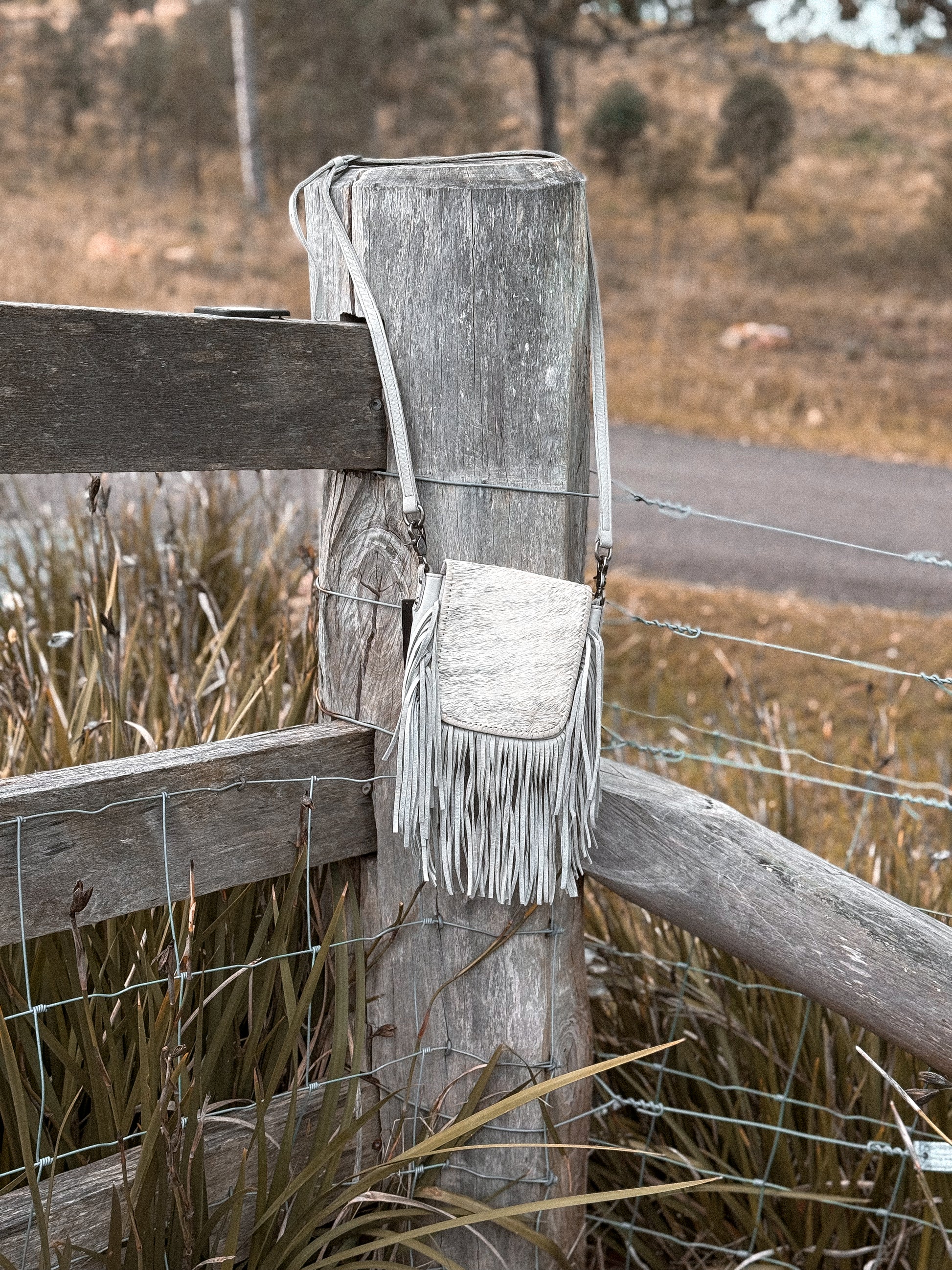 Montana West Genuine Hair-On Fringe Crossbody / BEIGE