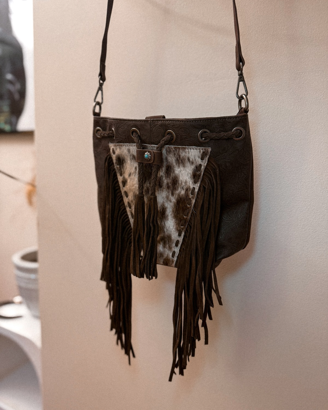 Bridie Fringe Bucket Bag / COFFEE
