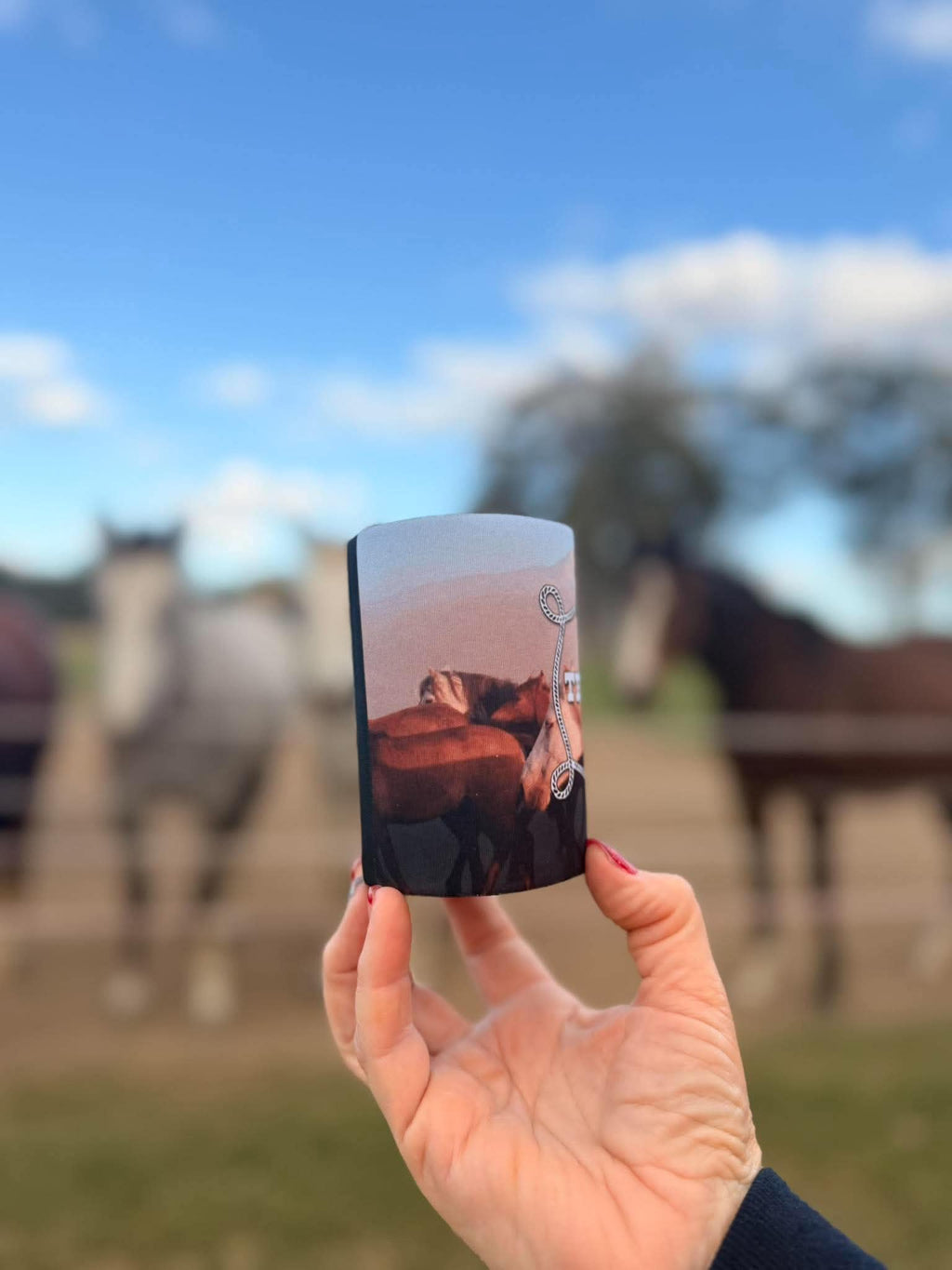 TWG Stubby Holder / HORSES