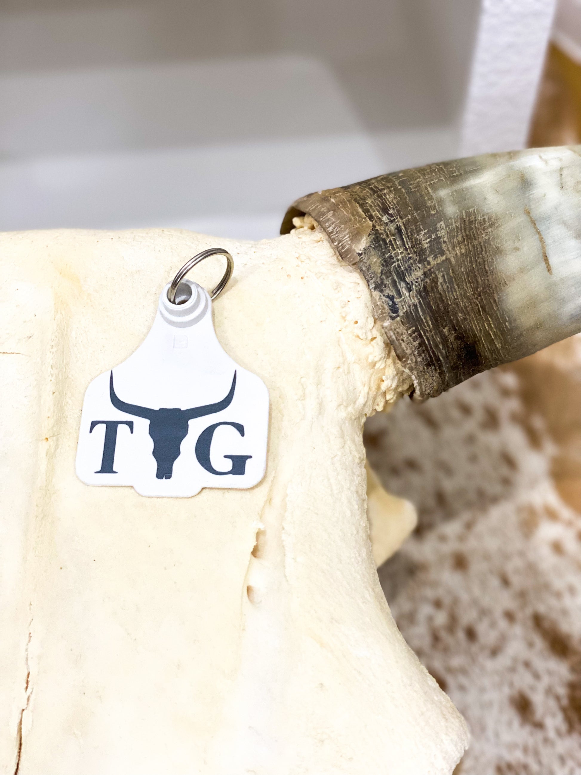 TWG Bull Tag / WHITE