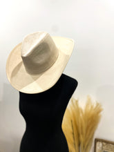 Load image into Gallery viewer, Showstopper Cowboy Hat / BEIGE
