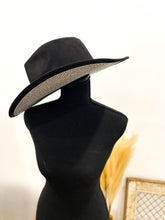 Load image into Gallery viewer, Showstopper Cowboy Hat / BLACK
